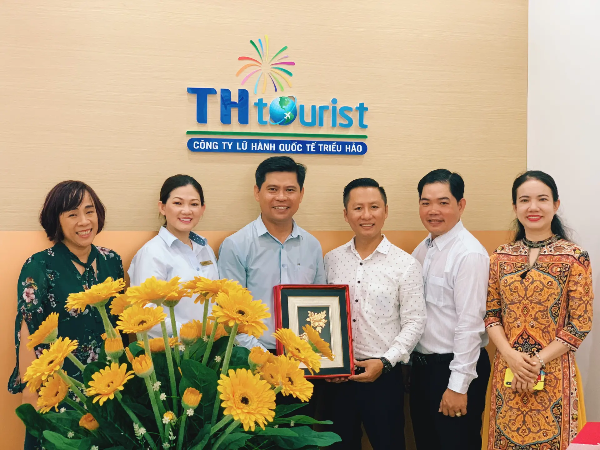 Triều Hảo Tourist tập trung vào thị trường tour đoàn vừa và nhỏ, với mức giá hợp lý và phong cách phục vụ thân thiện